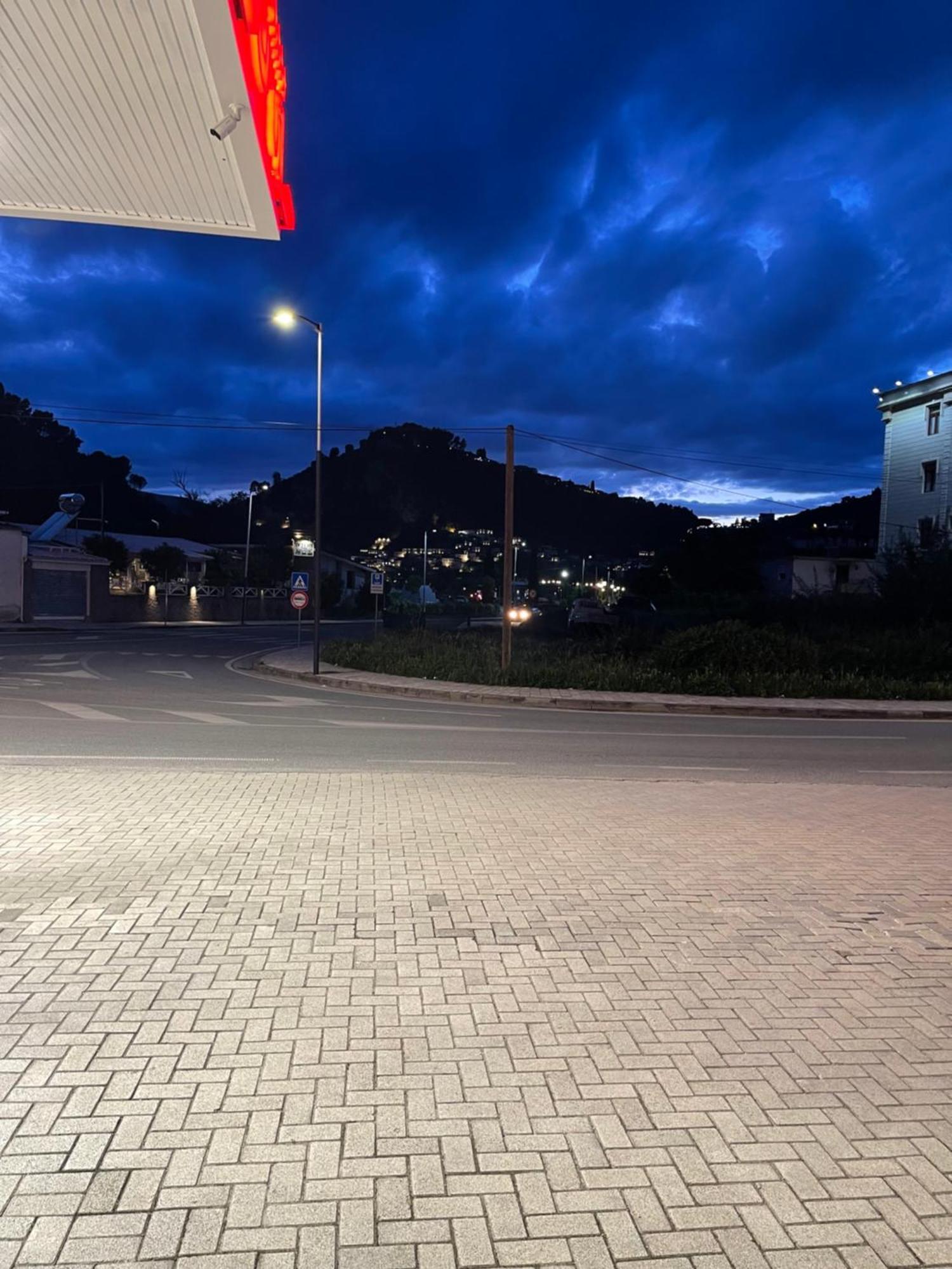 Vila At Berat Esterno foto